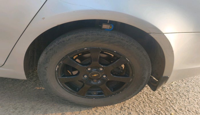 2012 Chevrolet Cruze LTZ AT, Diesel, Automatic, 1,00,296 km, tyre