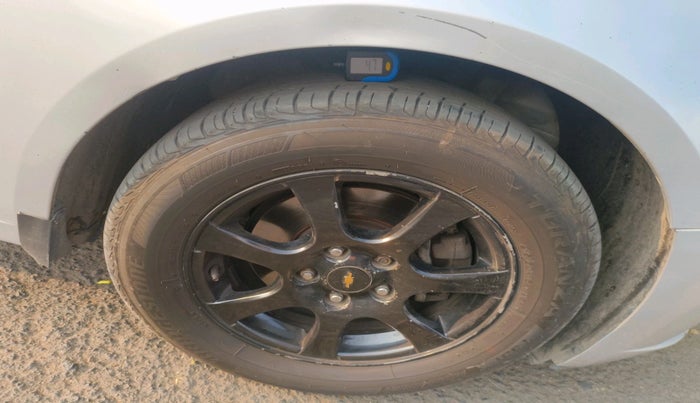 2012 Chevrolet Cruze LTZ AT, Diesel, Automatic, 1,00,296 km, tyre