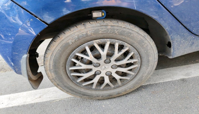 2016 Hyundai Eon ERA +, Petrol, Manual, 60,989 km, tyre