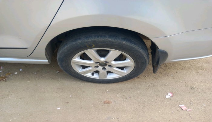 2012 Volkswagen Vento TRENDLINE DIESEL 1.6, Diesel, Manual, 1,37,564 km, tyre