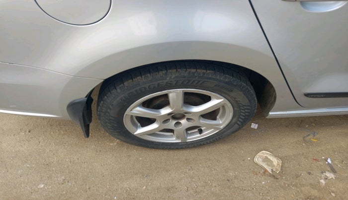 2012 Volkswagen Vento TRENDLINE DIESEL 1.6, Diesel, Manual, 1,37,564 km, tyre