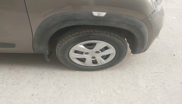 2016 Renault Kwid RXT 0.8, Petrol, Manual, 49,405 km, tyre