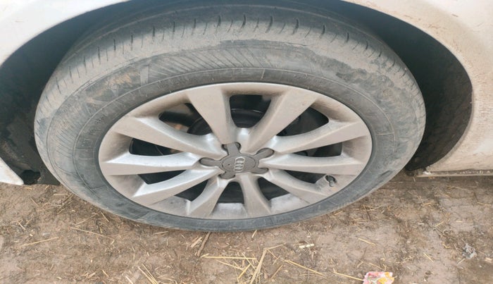 2014 Audi A6 2.0 TDI PREMIUM, Diesel, Automatic, 1,01,402 km, tyre