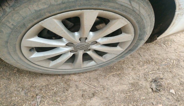 2014 Audi A6 2.0 TDI PREMIUM, Diesel, Automatic, 1,01,402 km, tyre