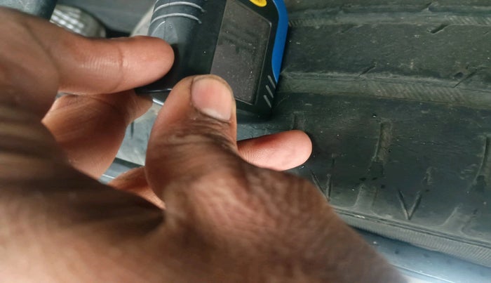 2016 Renault Lodgy 110 PS RXZ 7 STR, Diesel, Manual, 38,753 km, tyre