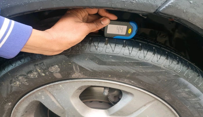 2016 Renault Lodgy 110 PS RXZ 7 STR, Diesel, Manual, 38,753 km, tyre