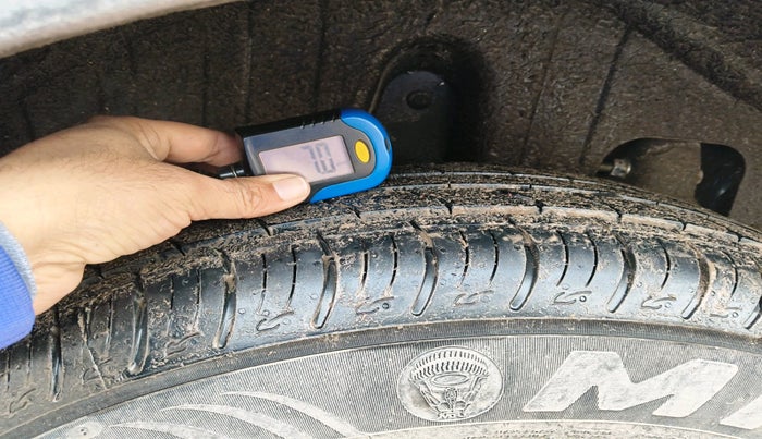 2025 Mahindra XUV 3XO REVX M 1.2 Petrol, Petrol, Manual, 196 km, tyre