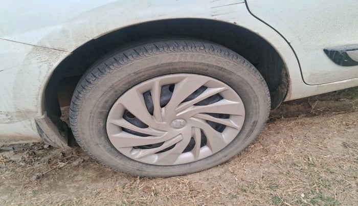 2024 Maruti Ertiga   VXI (O) CNG, Petrol, Manual, 28,137 km, tyre