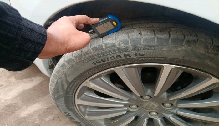 2018 Maruti Ciaz ALPHA  AT 1.5 SHVS PETROL, Petrol, Automatic, 47,647 km, tyre