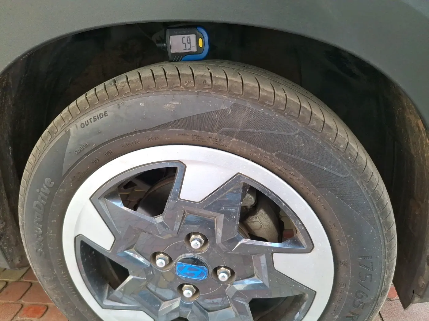 2025 Hyundai EXTER SX 1.2 MT, Petrol, Manual, 11,338 km, tyre