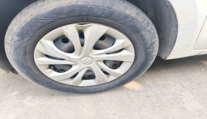 2020 Maruti Swift VXI, Petrol, Manual, 1,25,849 km, tyre