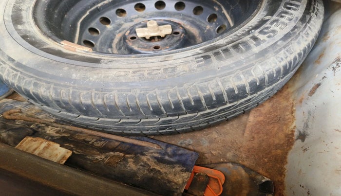 2017 Hyundai Verna 1.6 CRDI SX, Diesel, Manual, 1,44,228 km, tyre