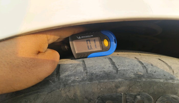 2017 Hyundai Verna 1.6 CRDI SX, Diesel, Manual, 1,44,228 km, tyre