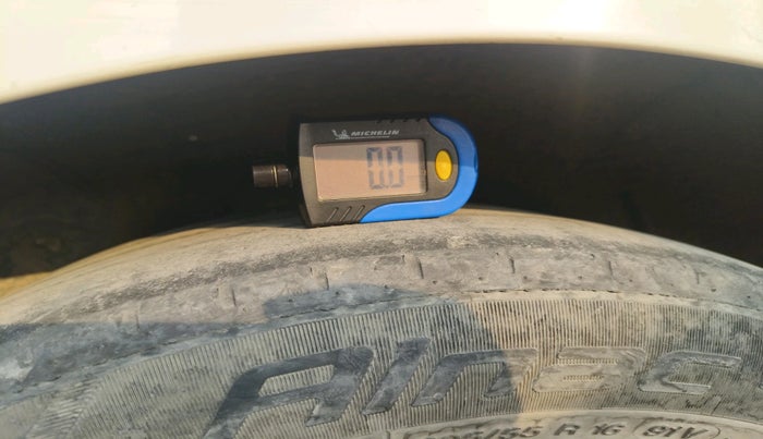 2017 Hyundai Verna 1.6 CRDI SX, Diesel, Manual, 1,44,228 km, tyre