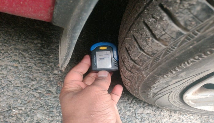 2011 Ford Figo ZXI 1.2 PETROL, Petrol, Manual, 49,647 km, tyre