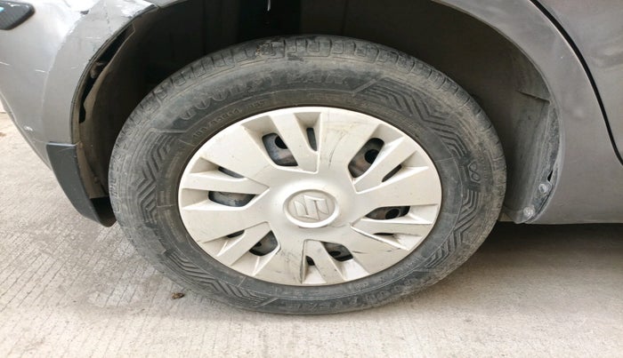 2014 Maruti Swift VXI, Petrol, Manual, 1,16,221 km, tyre