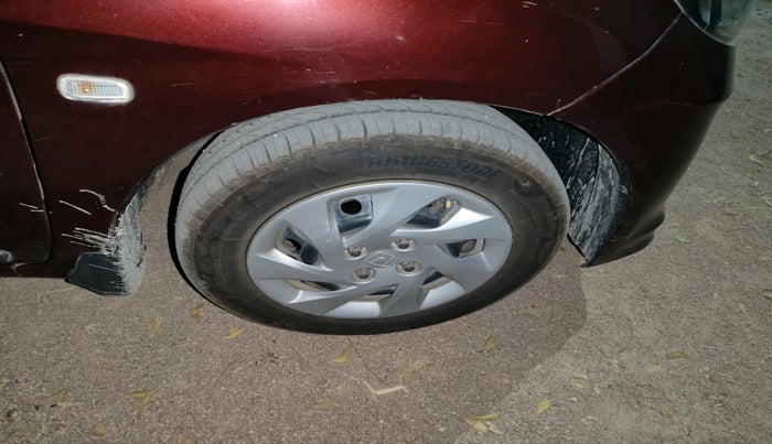 2014 Honda Amaze 1.5L I-DTEC S, Diesel, Manual, 2,05,548 km, tyre