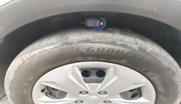 2016 Hyundai Creta S 1.4 DIESEL, Diesel, Manual, 2,06,512 km, tyre