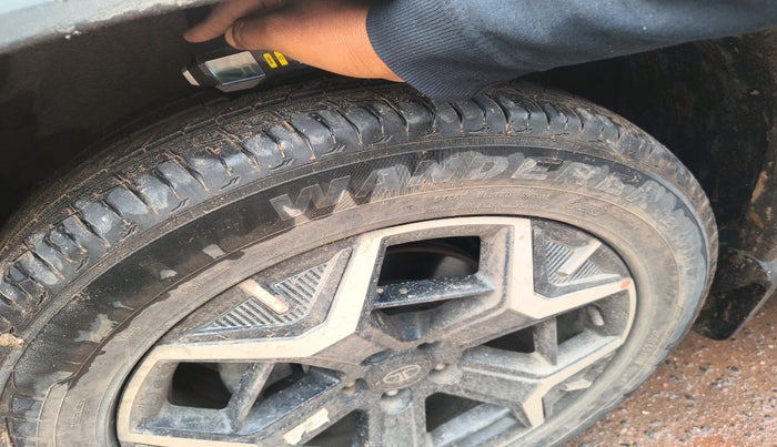 2024 Tata Safari ACCOMPLISHED PLUS DUAL TONE AT, Diesel, Automatic, 31,039 km, tyre