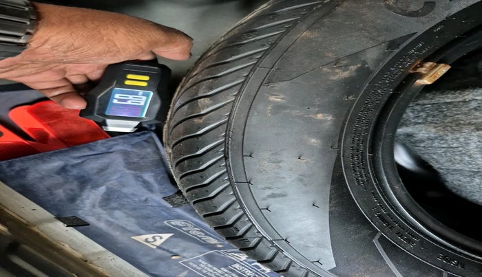 2023 Hyundai Verna  SX 1.5 MPI IVT, Petrol, Automatic, 27,850 km, tyre