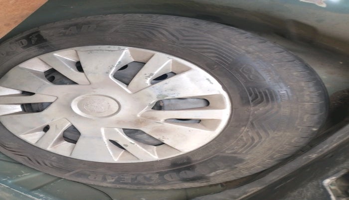 2013 Maruti Swift Dzire VDI, Diesel, Manual, 1,48,384 km, tyre