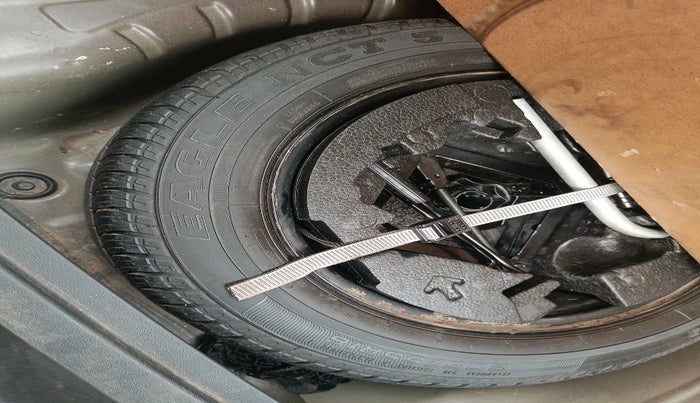 2018 Skoda Octavia 2.0 TDI L&K AT, Diesel, Automatic, 1,23,389 km, tyre