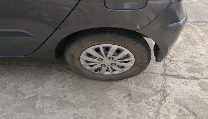 2015 Hyundai i10 SPORTZ 1.1, Petrol, Manual, 50,108 km, tyre