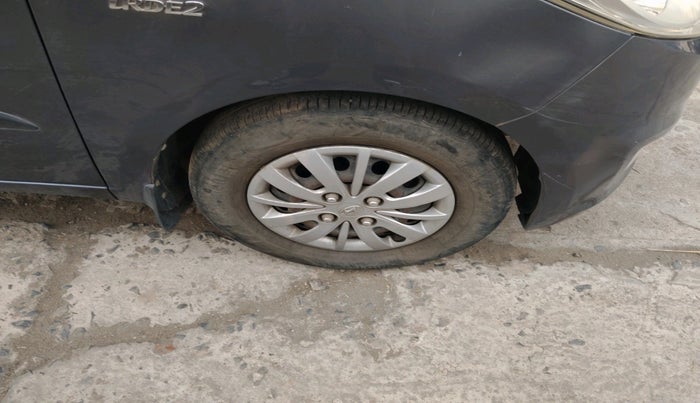 2015 Hyundai i10 SPORTZ 1.1, Petrol, Manual, 50,108 km, tyre