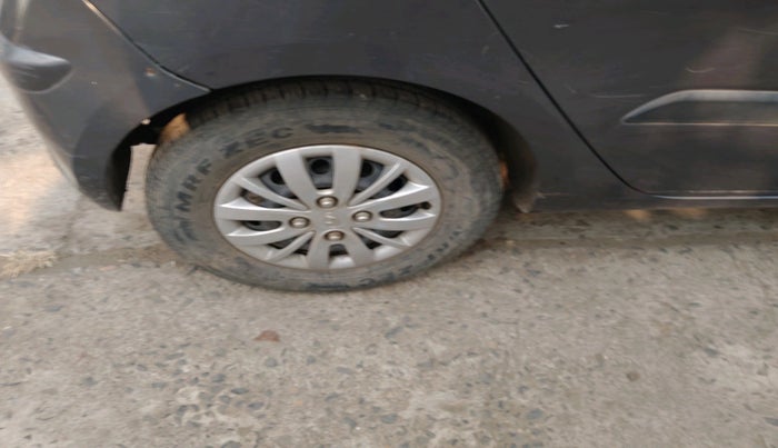 2015 Hyundai i10 SPORTZ 1.1, Petrol, Manual, 50,108 km, tyre