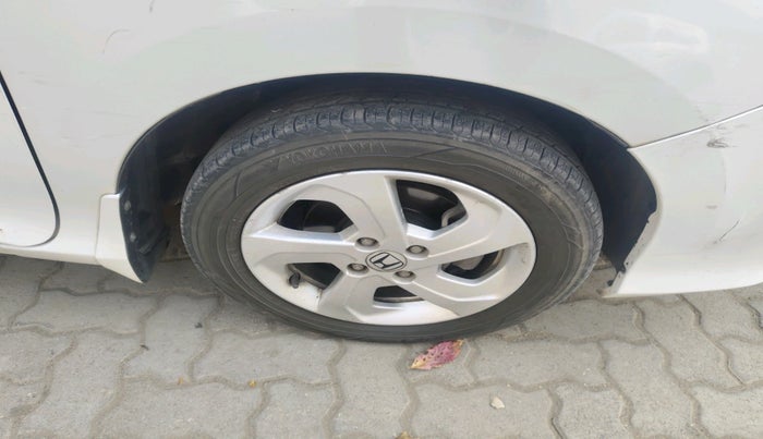2015 Honda City 1.5L I-DTEC VX, Diesel, Manual, 1,00,331 km, tyre