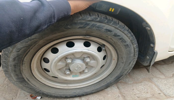 2014 Hyundai Eon ERA +, Petrol, Manual, 87,862 km, tyre