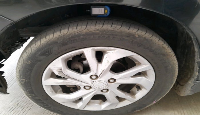 2018 Honda Amaze 1.2L I-VTEC V, Petrol, Manual, 1,23,040 km, tyre