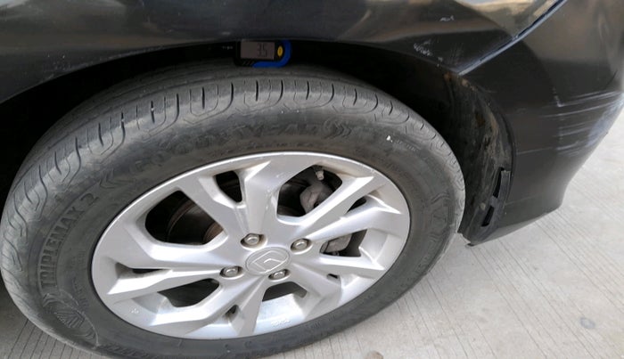 2018 Honda Amaze 1.2L I-VTEC V, Petrol, Manual, 1,23,040 km, tyre