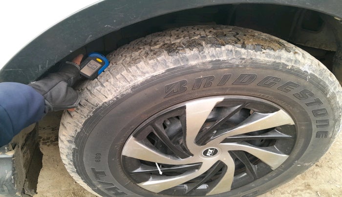 2012 Mahindra Xylo E8 ABS, Diesel, Manual, 1,35,097 km, tyre