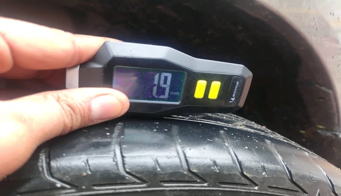 2012 Nissan Sunny XL, Petrol, Manual, 1,04,573 km, tyre