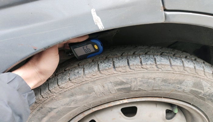 2017 Maruti Eeco 5 STR WITH A/C+HTR, Petrol, Manual, 1,40,185 km, tyre