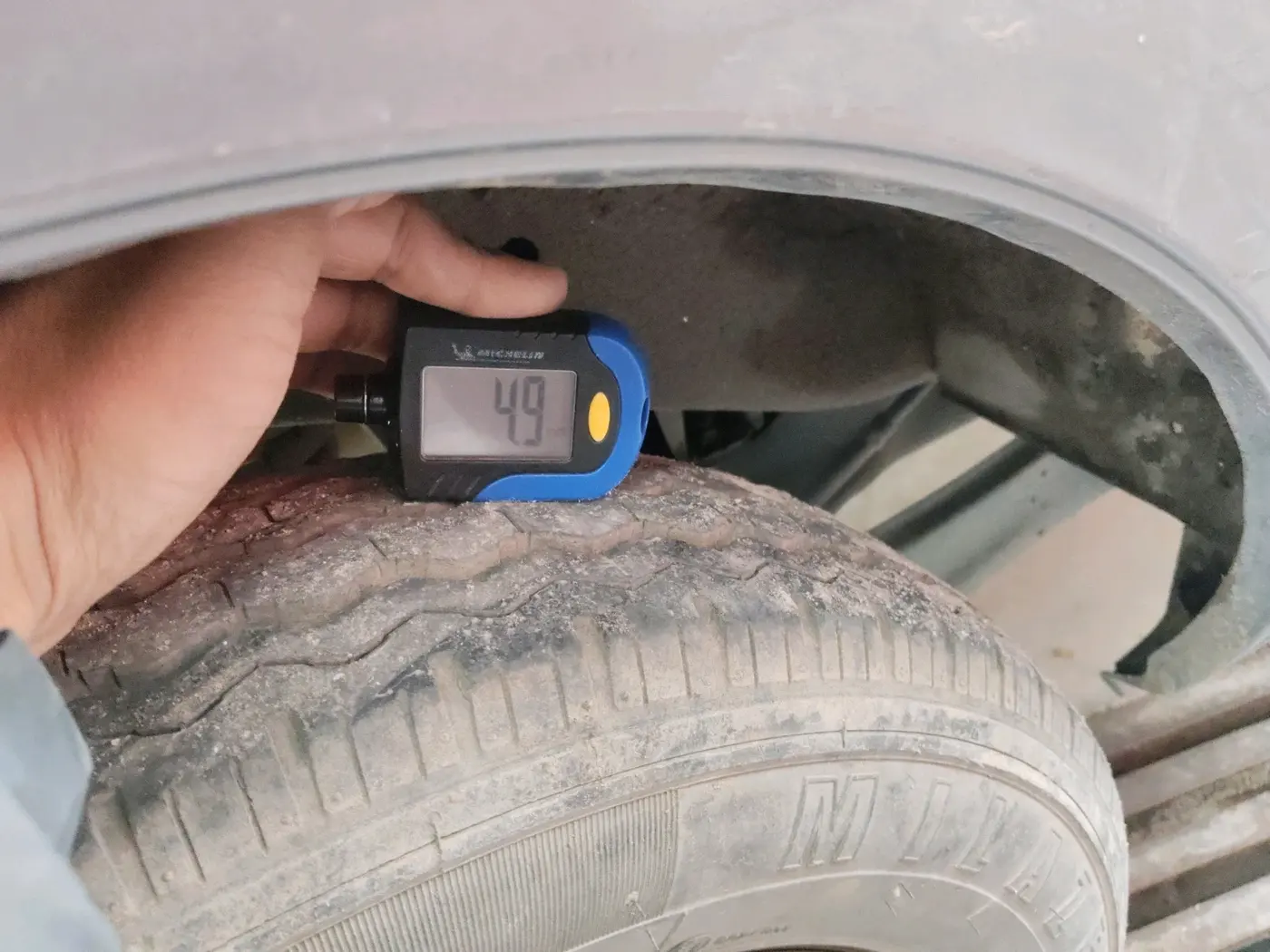2017 Maruti Eeco 5 STR WITH A/C+HTR, CNG, Manual, 1,40,185 km, tyre