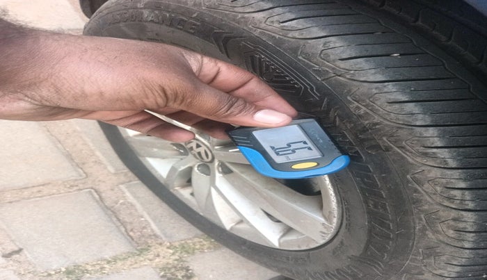 2017 Volkswagen Polo HIGHLINE1.2L, Petrol, Manual, 42,175 km, tyre