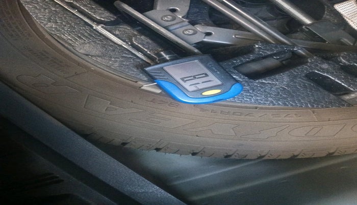 2017 Volkswagen Polo HIGHLINE1.2L, Petrol, Manual, 42,175 km, tyre