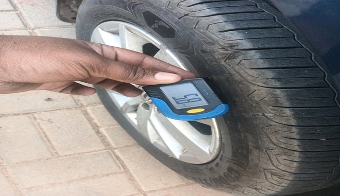 2017 Volkswagen Polo HIGHLINE1.2L, Petrol, Manual, 42,175 km, tyre