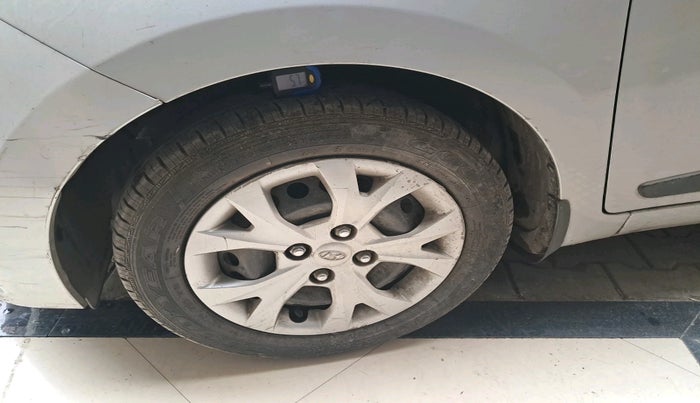 2014 Hyundai Grand i10 SPORTZ 1.2 KAPPA VTVT, Petrol, Manual, 31,769 km, tyre