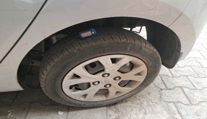 2014 Hyundai Grand i10 SPORTZ 1.2 KAPPA VTVT, Petrol, Manual, 31,769 km, tyre