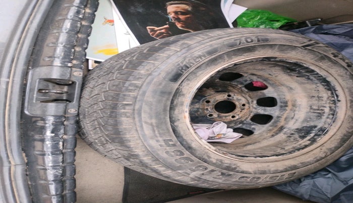 2014 Nissan Terrano XE (D), Diesel, Manual, 1,15,358 km, tyre