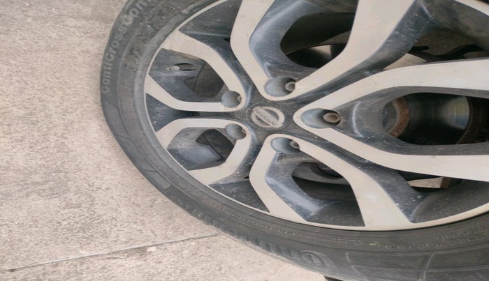 2014 Nissan Terrano XE (D), Diesel, Manual, 1,15,358 km, tyre