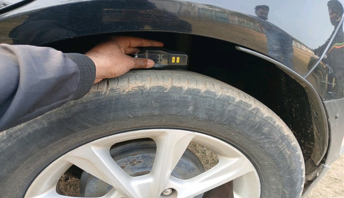 2019 Ford Ecosport TITANIUM 1.5L PETROL, Petrol, Manual, 1,24,297 km, tyre