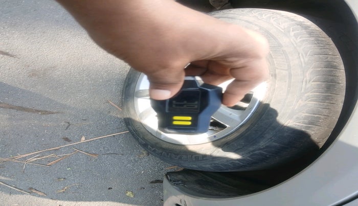 2011 Maruti SX4 ZXI, Petrol, Manual, 42,921 km, tyre