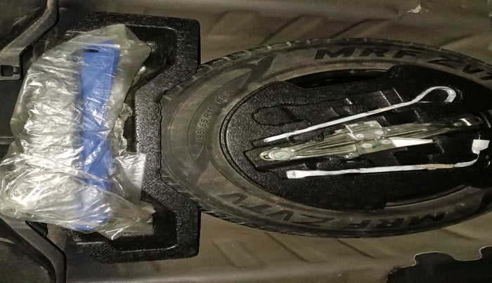 2015 Maruti Ciaz VXI+, Petrol, Manual, 75,691 km, tyre