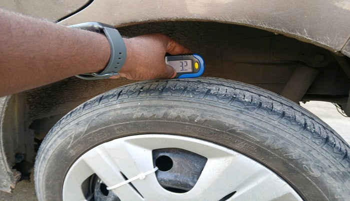 2017 Maruti Wagon R 1.0 VXI, Petrol, Manual, 1,00,375 km, tyre