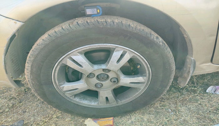 2009 Hyundai i20 ASTA 1.2, Petrol, Manual, 1,07,711 km, tyre