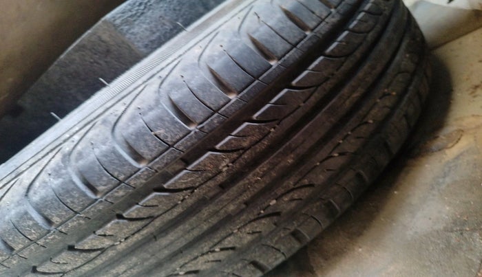 2013 Skoda Rapid ELEGANCE 1.6 TDI CR MT, Diesel, Manual, 2,01,655 km, tyre